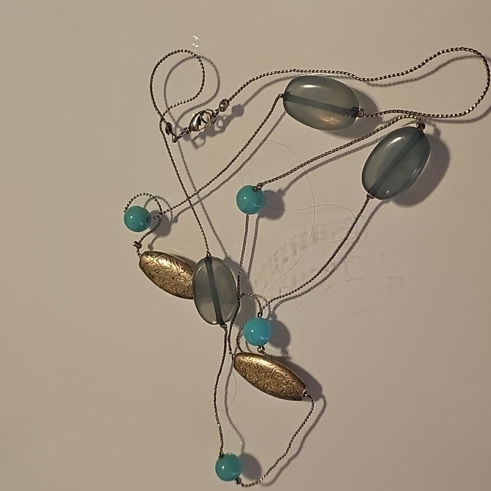 Elegant Gold Tone and Blue Beaded Necklace